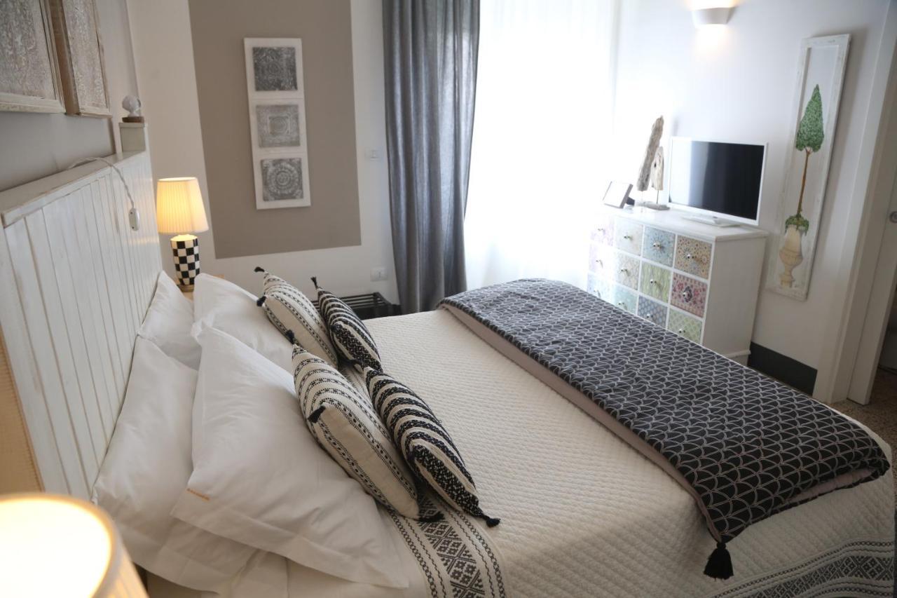 Palazzo Bignami Bed & Breakfast Lecce Exterior foto